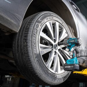 Seesii WH760 Cordless Impact Wrench- 1000Nm (738ft-lbs) 2*4.0AH Battery